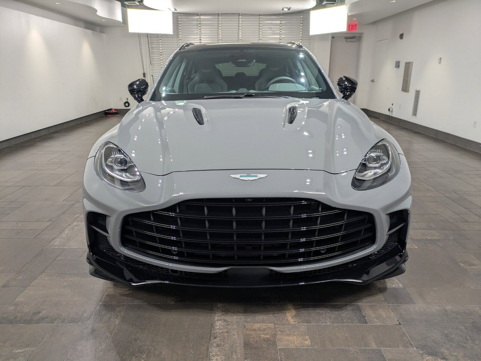 Used 2025 Aston Martin DBX 707 image 35