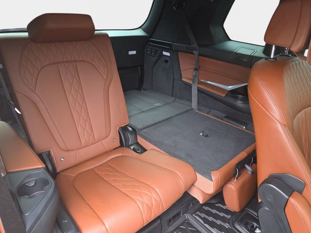 Used 2024 BMW X7 xDrive40i w/ Executive Package AWD/4WD image 16