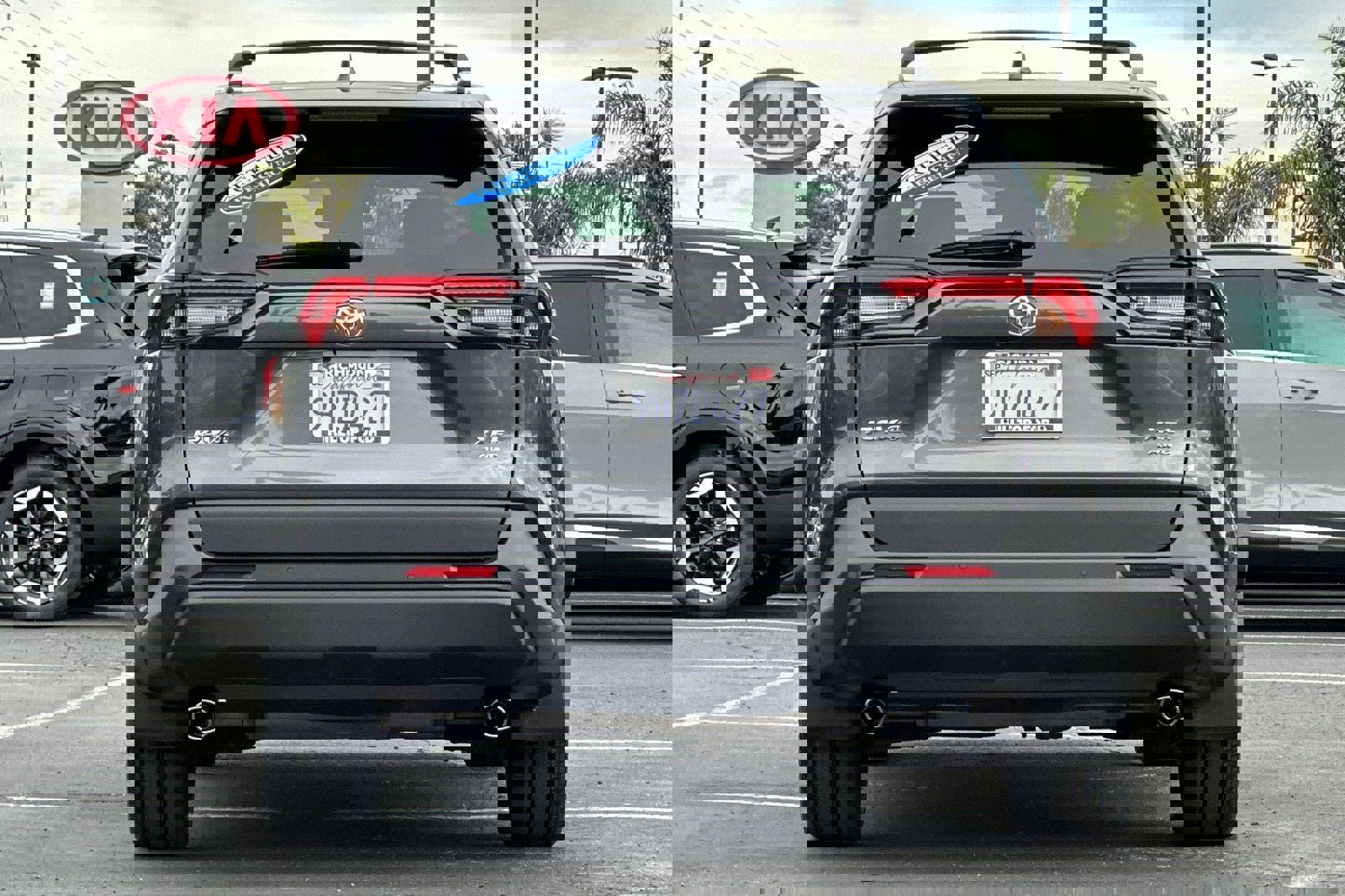 Used 2023 Toyota RAV4 XLE Premium image 6