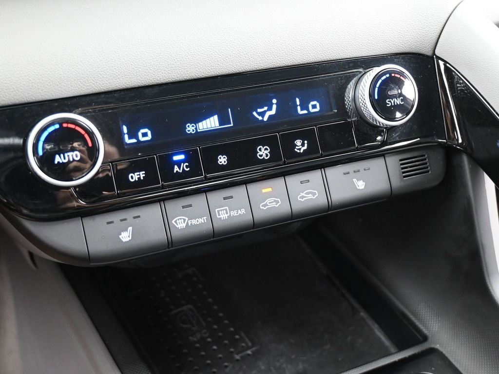 Used 2022 Hyundai Elantra SEL w/ Convenience + Premium Package image 24