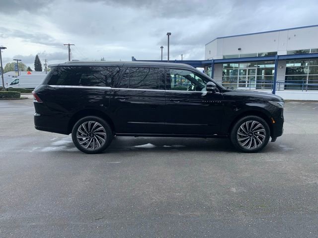 New 2026 Lincoln Navigator L Black Label AWD/4WD image 9