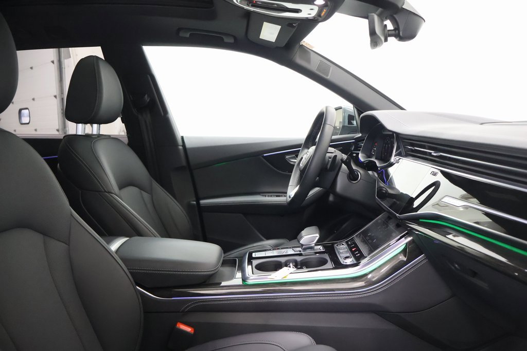 Certified 2025 Audi Q8 Prestige image 21