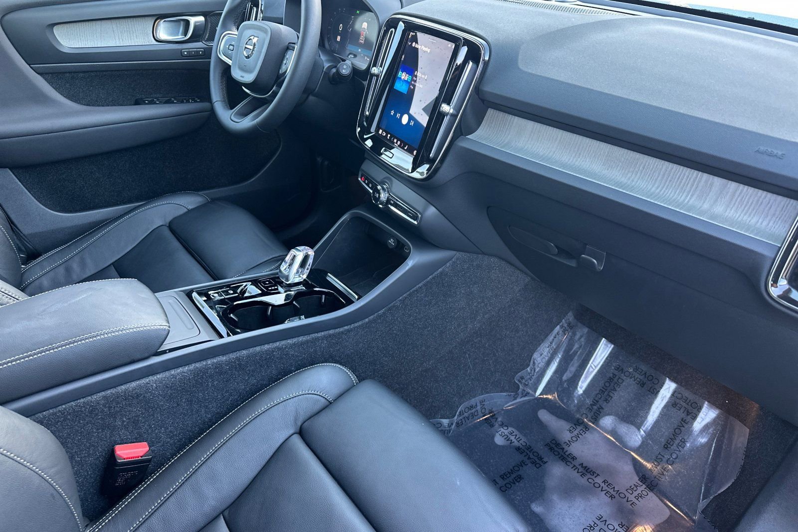 Certified 2023 Volvo XC40 B5 Plus w/ Driver Assist Package image 19