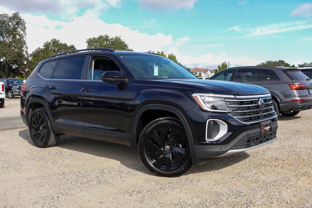 New 2026 Volkswagen Atlas SE image 3