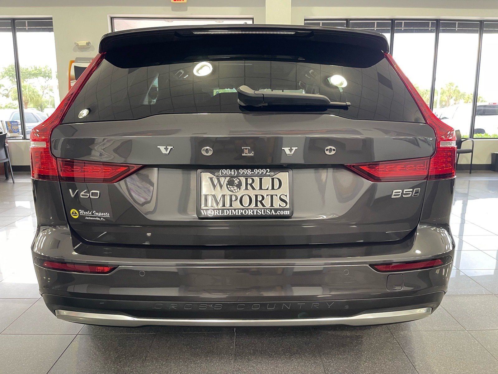 Used 2024 Volvo V60 B5 Cross Country Ultimate AWD/4WD image 4