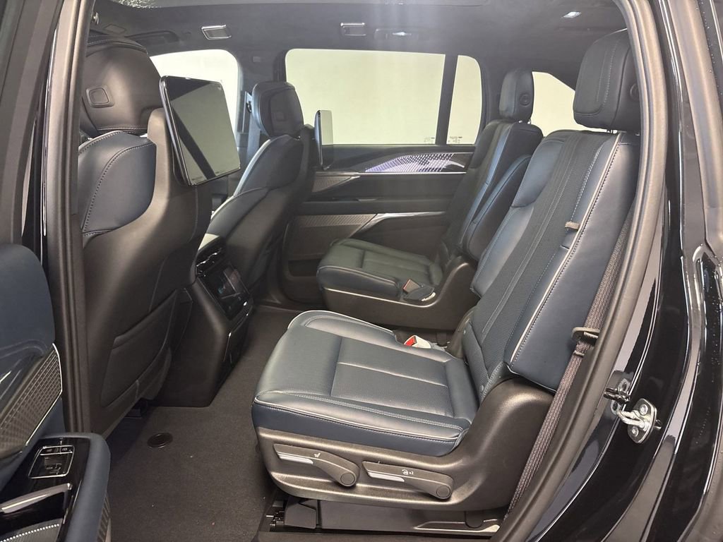 New 2025 Cadillac Escalade IQ Sport 2 w/ LPO, ONYX Package image 33