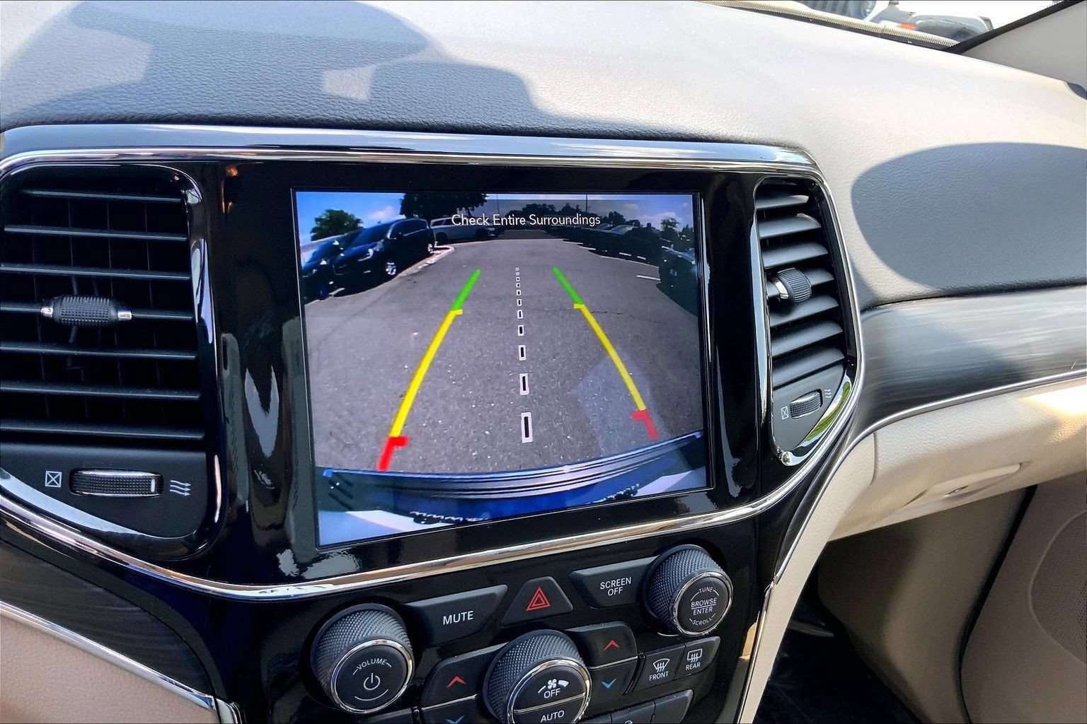 Certified 2021 Jeep Grand Cherokee Limited AWD/4WD image 27