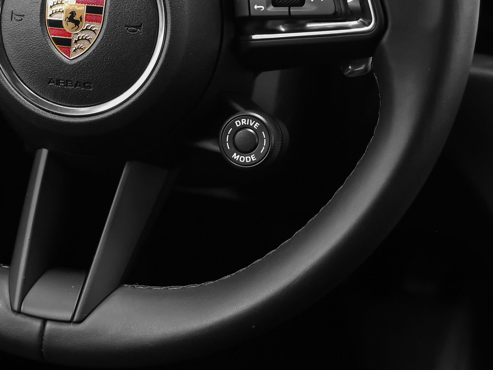 Certified 2026 Porsche Macan image 34