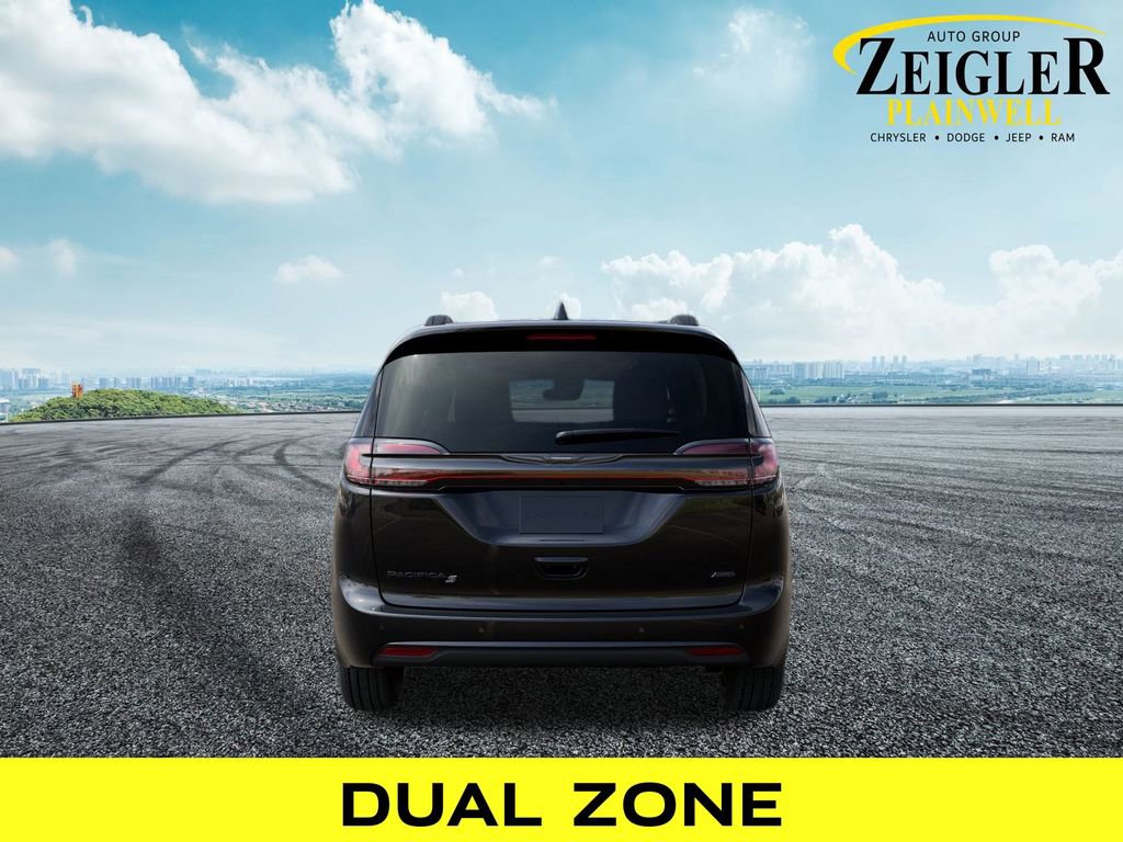 New 2026 Chrysler Pacifica Select w/ S Appearance Package image 7