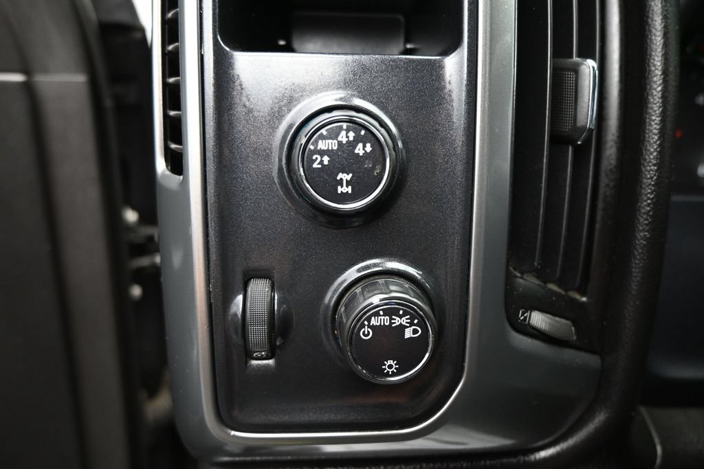 Used 2015 Chevrolet Silverado 1500 LT AWD/4WD image 12