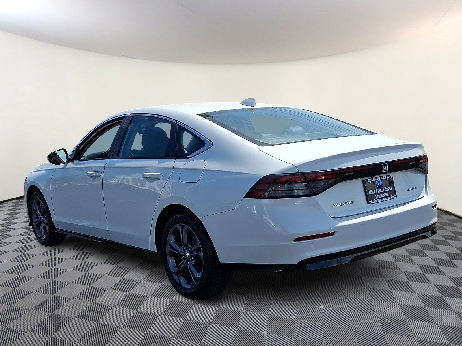 Used 2024 Honda Accord EX-L image 5