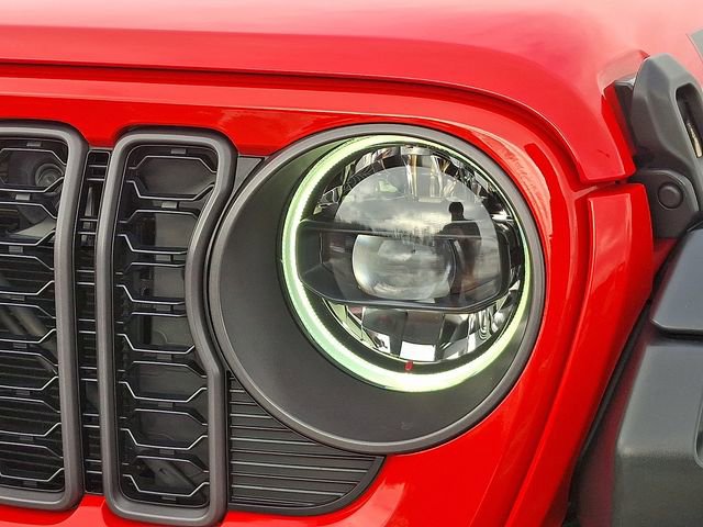 Used 2024 Jeep Wrangler Unlimited Rubicon w/ Technology Group image 9