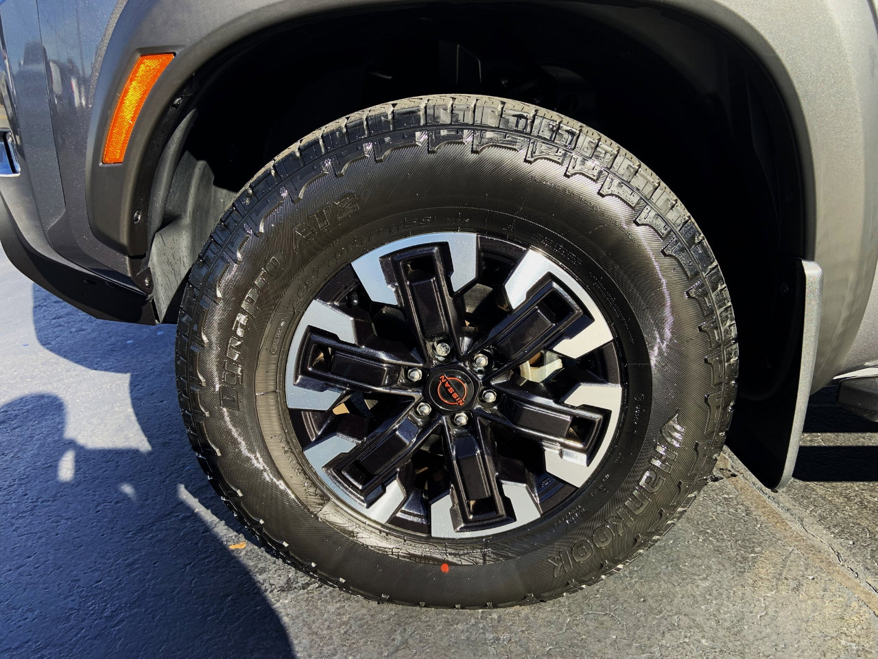 Used 2023 Nissan Frontier PRO-4X w/ Technology Package AWD/4WD image 3