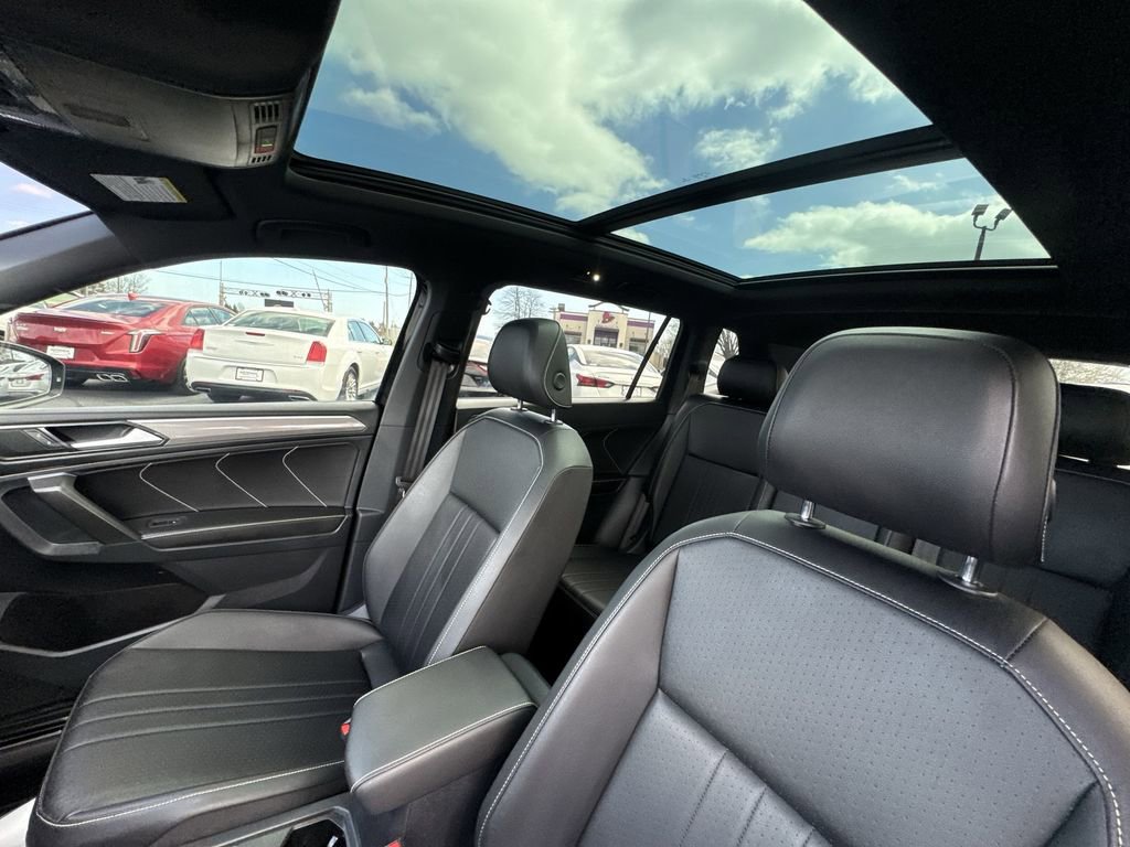 Used 2022 Volkswagen Tiguan SE R-Line AWD/4WD image 22