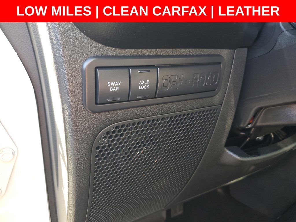 Used 2018 Jeep Wrangler Unlimited Rubicon w/ Connectivity Group AWD/4WD image 31