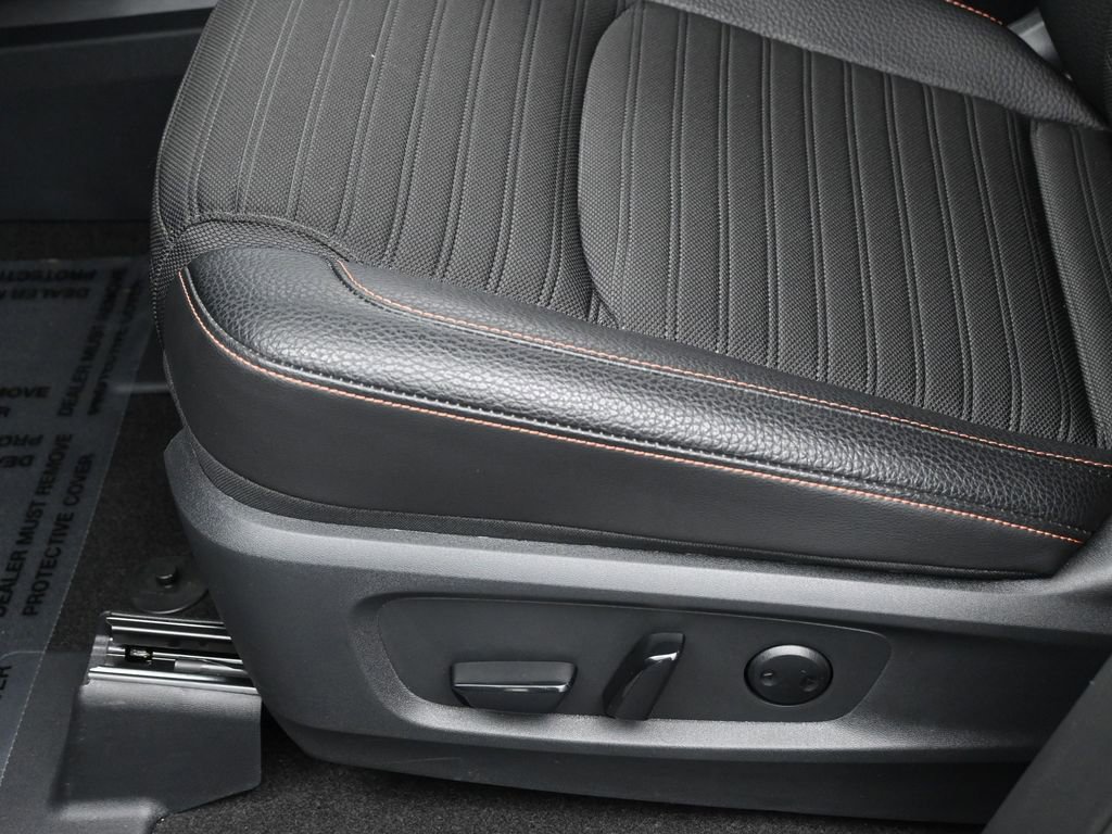 Certified 2025 Nissan Pathfinder Rock Creek image 19