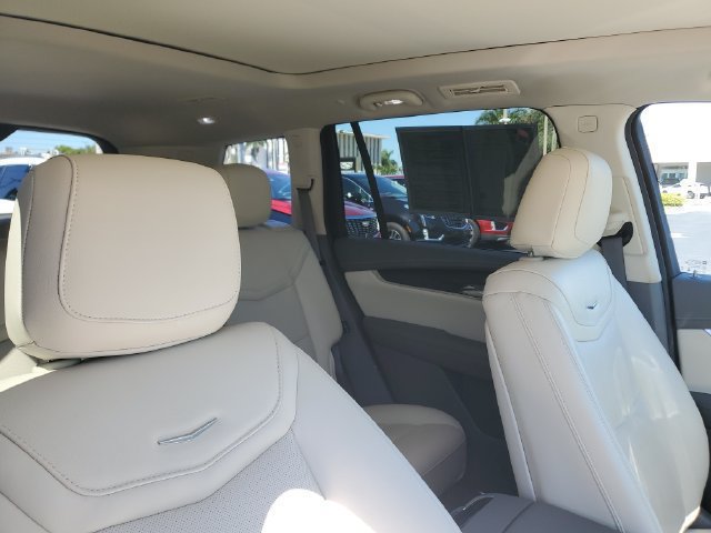 Certified 2024 Cadillac XT6 Premium Luxury w/ LPO, Premium Carpet Package FWD image 24