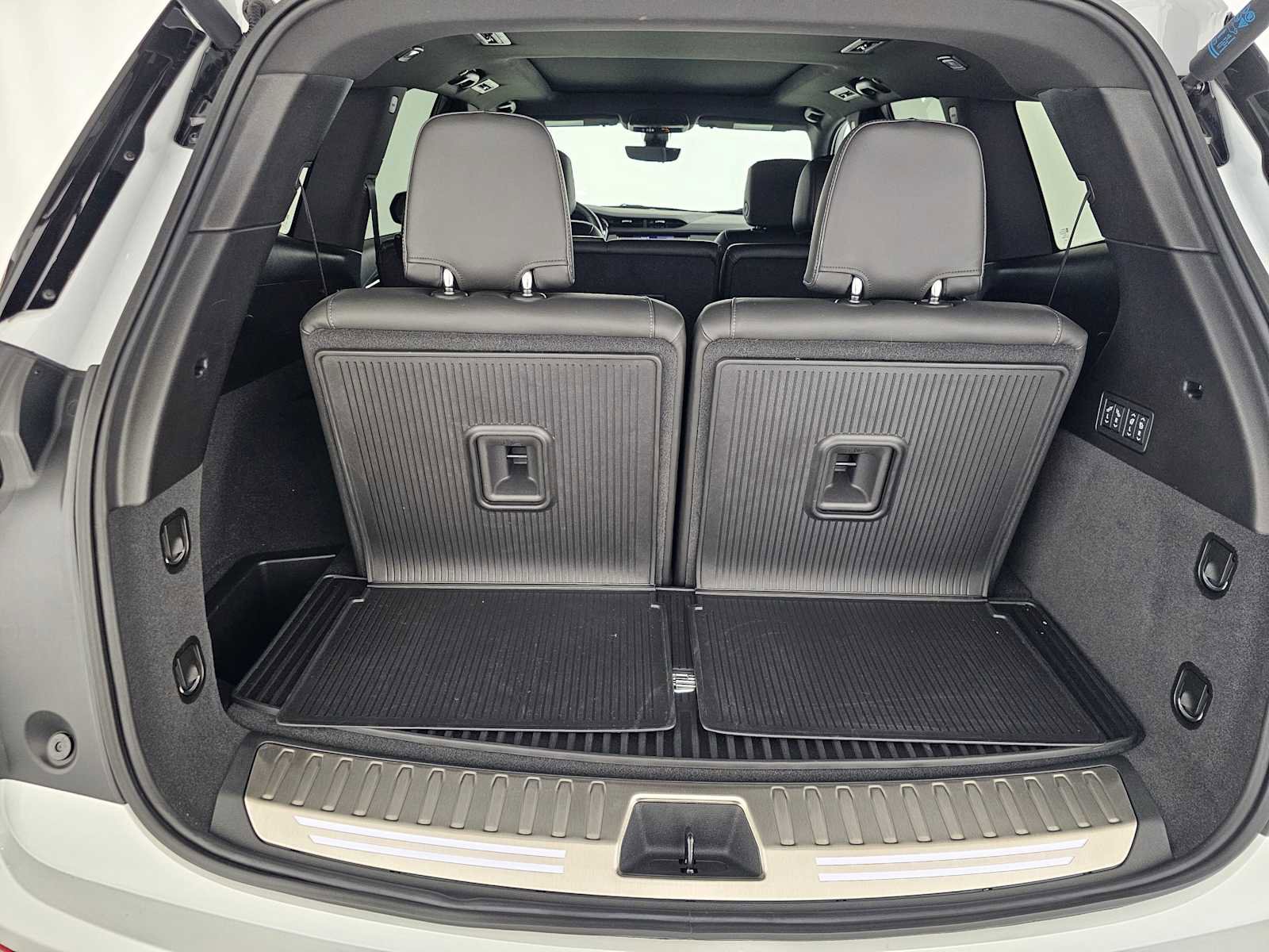 Used 2025 Cadillac XT6 Sport w/ LPO, Onyx Lite Package AWD/4WD image 15