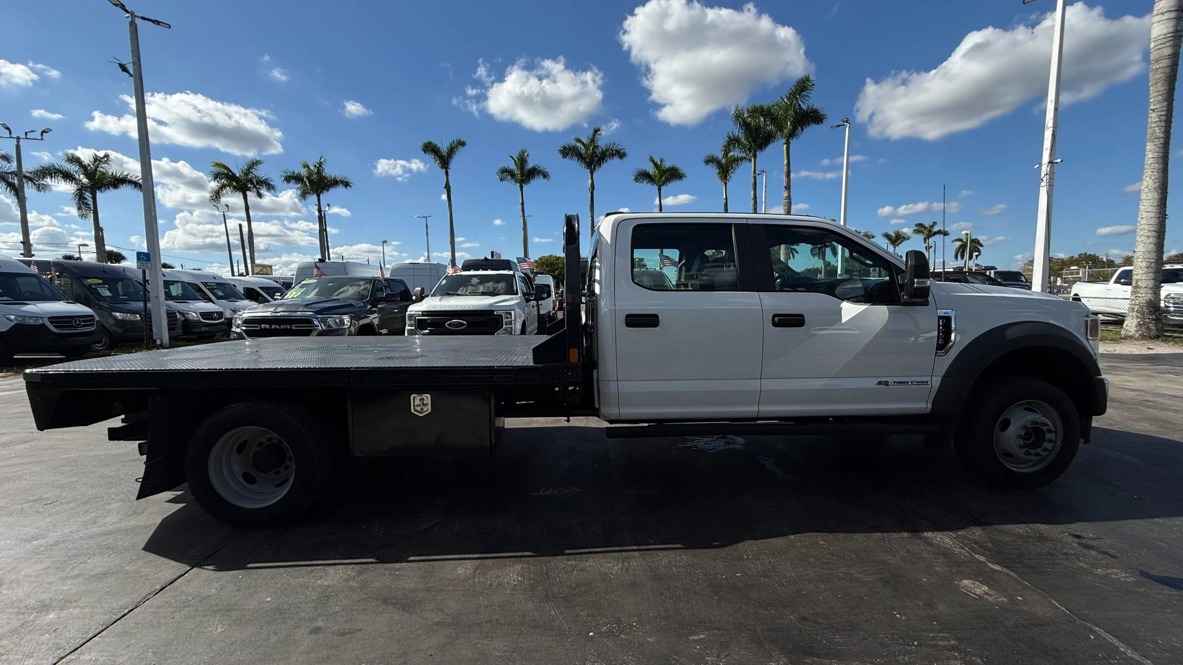Used 2022 Ford F550 4x4 Crew Cab Super Duty w/ Power Equipment Group image 7