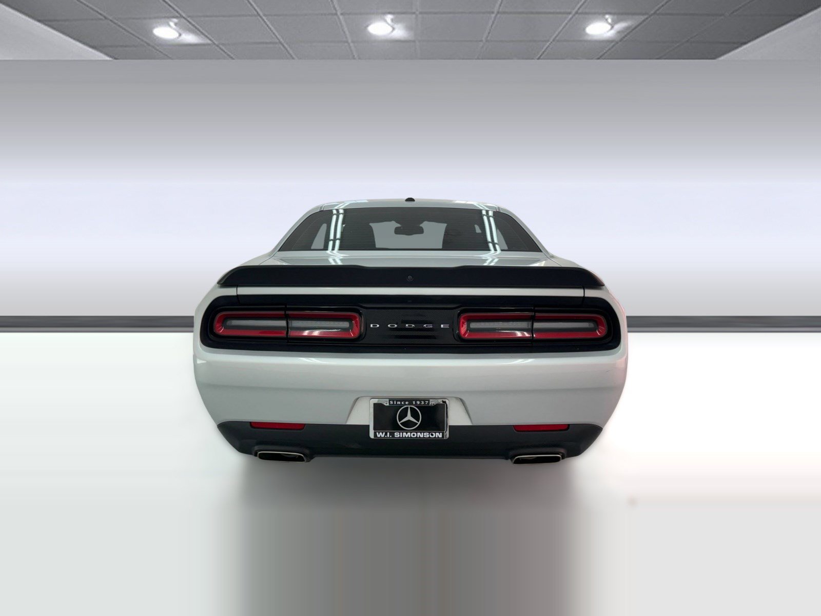 Used 2023 Dodge Challenger SXT RWD image 9