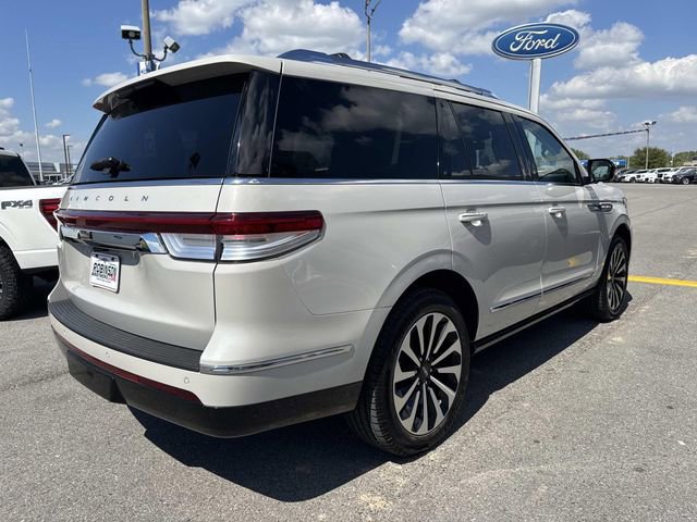 Used 2022 Lincoln Navigator Reserve image 5