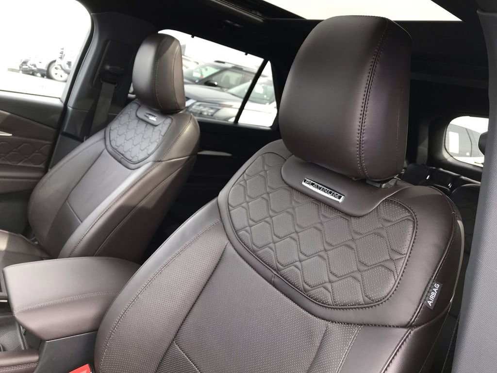Used 2025 Ford Explorer Platinum w/ Ultimate Package image 11