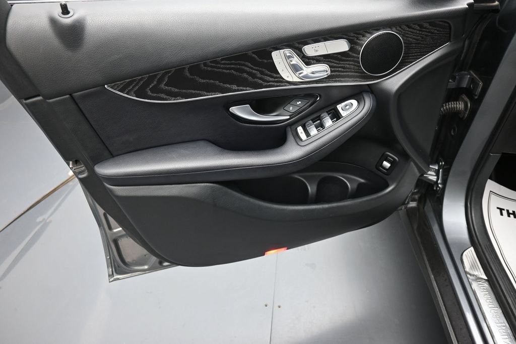 Used 2017 Mercedes-Benz GLC 300 4MATIC image 18
