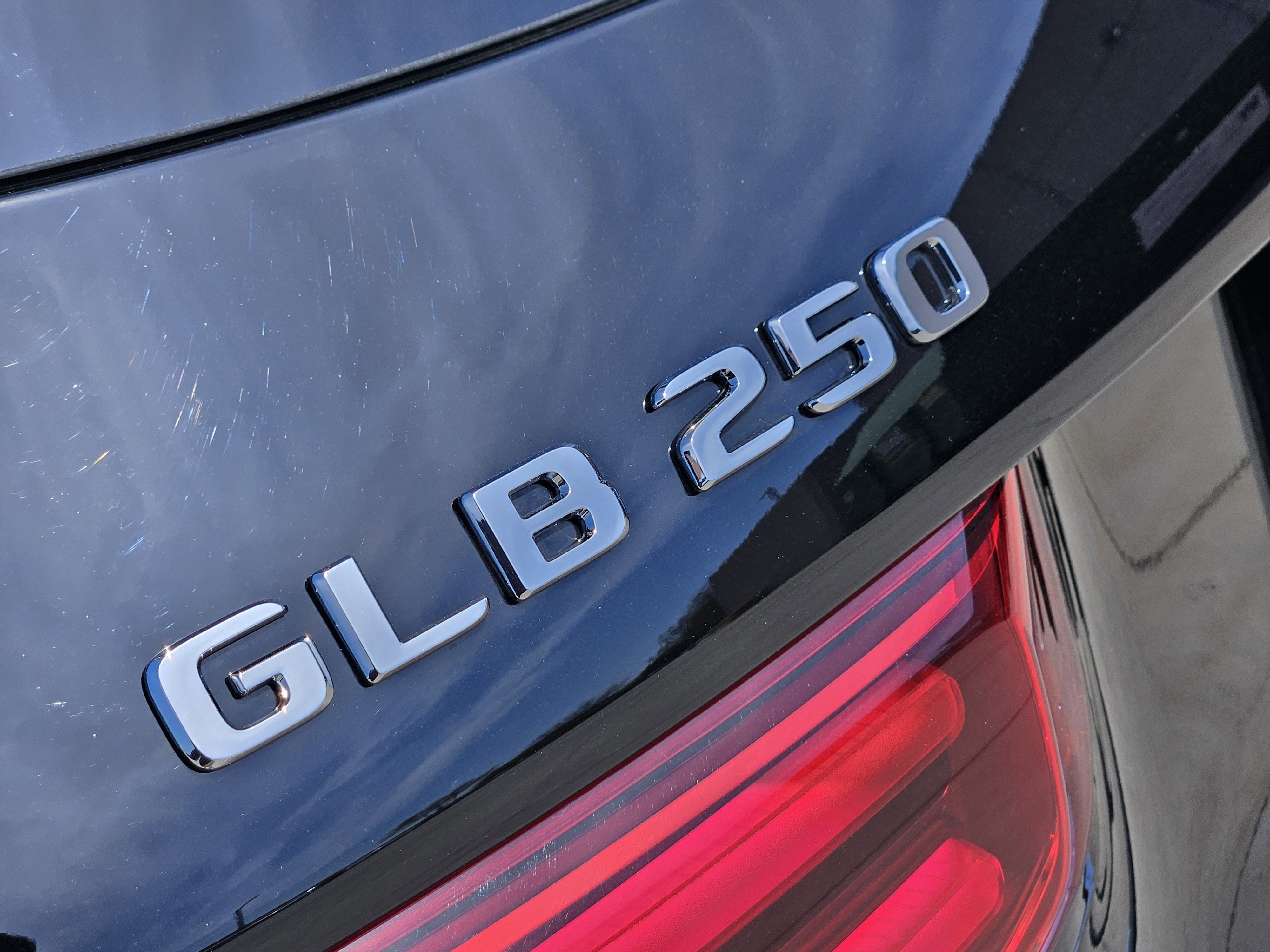 Certified 2026 Mercedes-Benz GLB 250 image 28