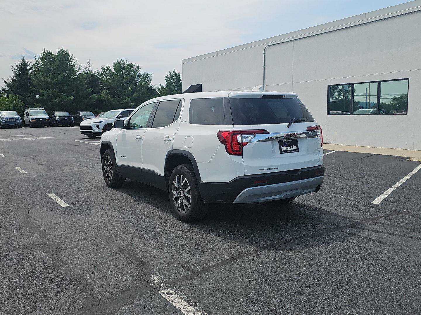 Used 2020 GMC Acadia SLE FWD image 7
