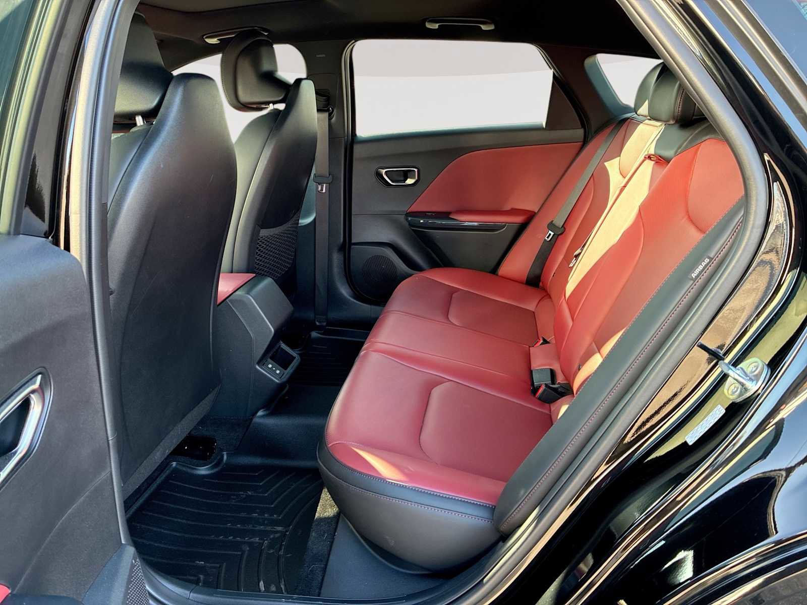 Used 2025 Kia K4 GT-Line w/ GT-Line Premium Package image 27