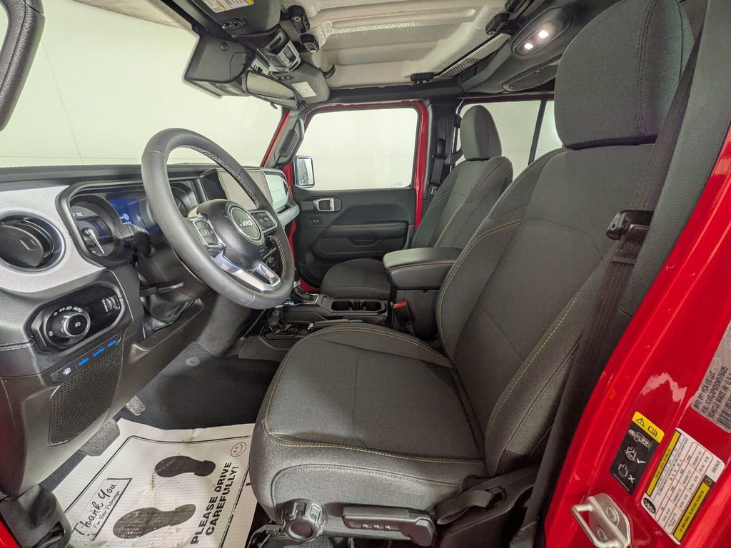Certified 2025 Jeep Wrangler Unlimited Sahara image 19