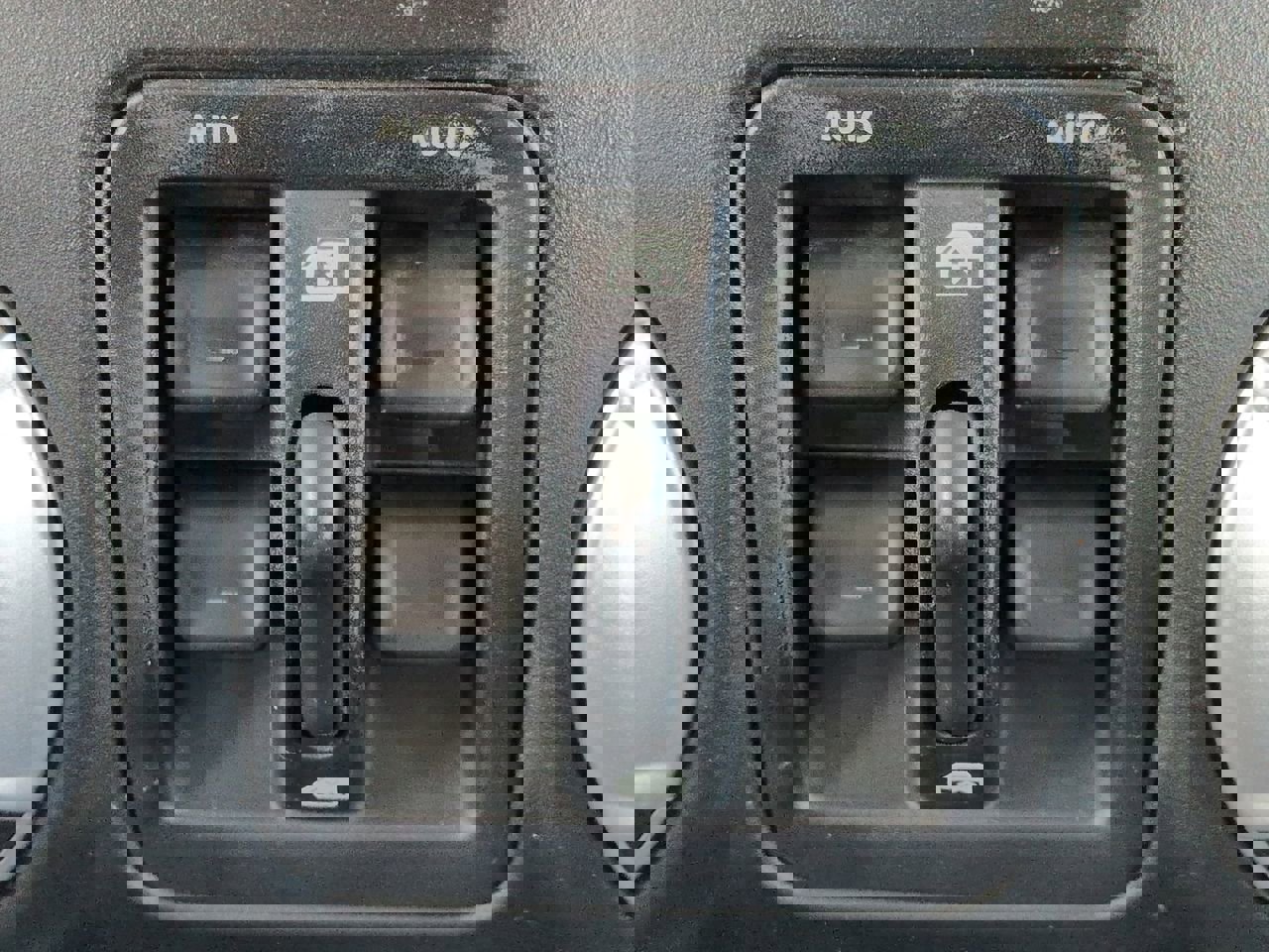 Used 2016 Jeep Wrangler Unlimited Sahara image 20