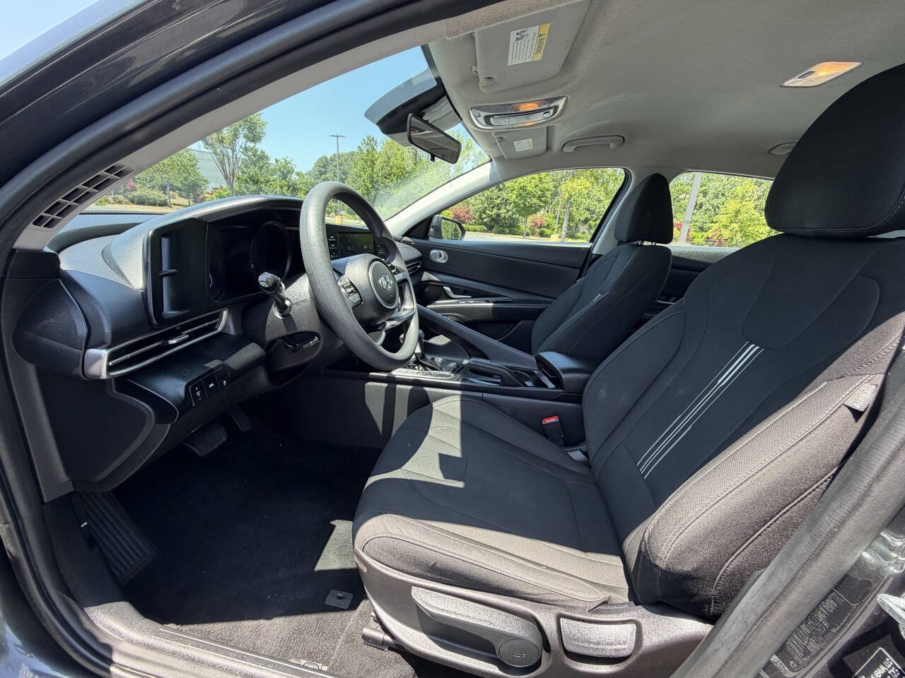 Used 2022 Hyundai Elantra SEL FWD image 9
