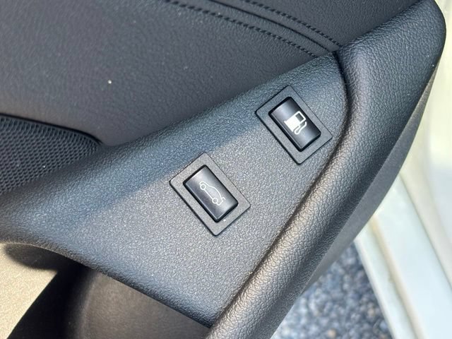 Used 2019 BMW 530e xDrive AWD/4WD image 39