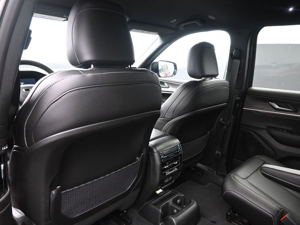 New 2025 Jeep Grand Cherokee L Limited w/ Black Appearance Package image 10