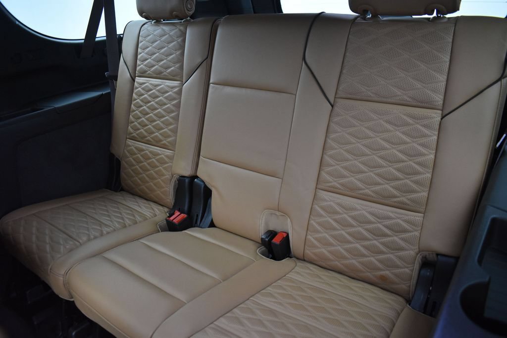 Certified 2024 Cadillac Escalade ESV Premium Luxury AWD/4WD image 29