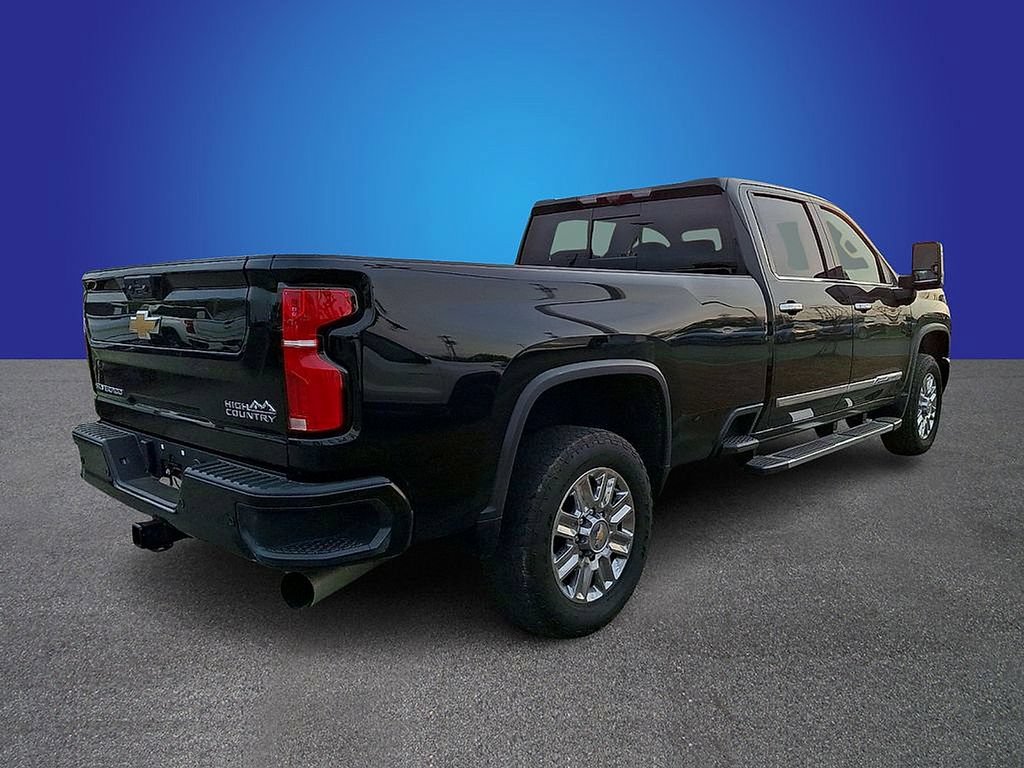 Used 2024 Chevrolet Silverado 3500 High Country w/ High Country Premium Package AWD/4WD image 4