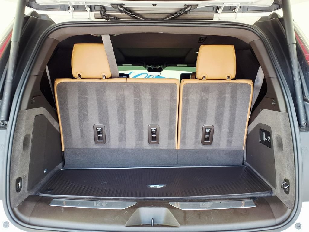 Used 2021 Cadillac Escalade Premium Luxury RWD image 10