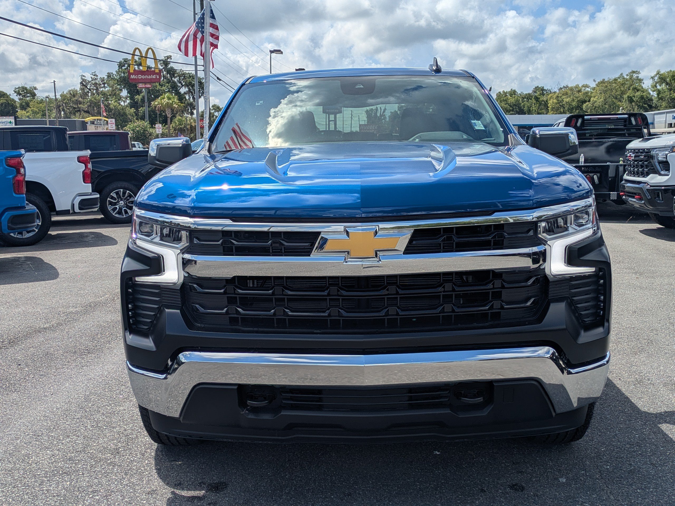 New 2026 Chevrolet Silverado 1500 LT w/ Z71 Off-Road Package AWD/4WD image 9
