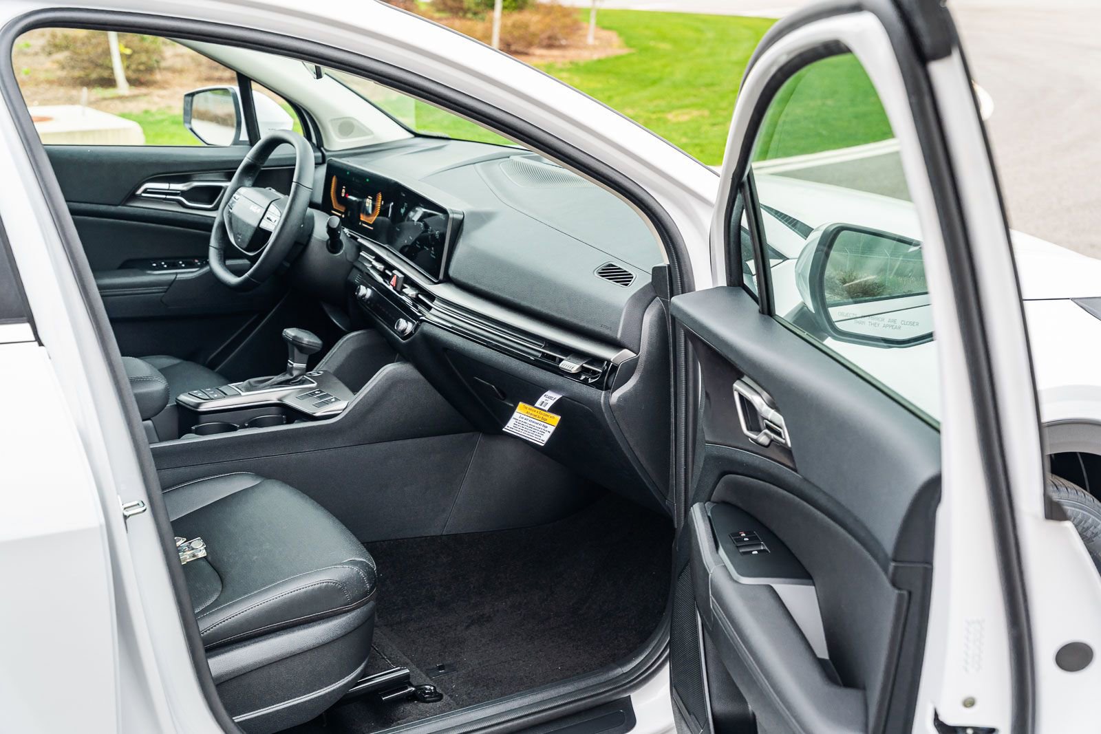 New 2026 Kia Sportage EX image 8