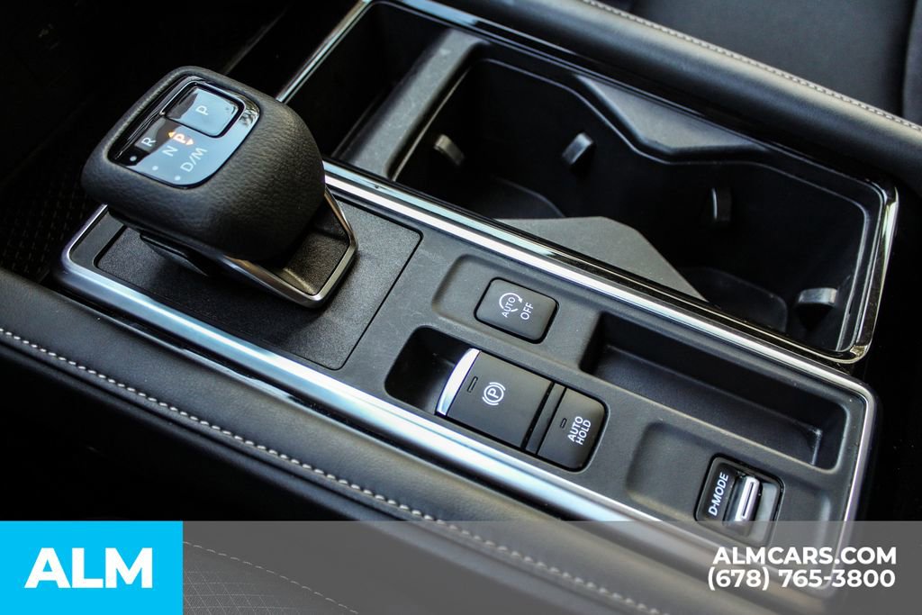 Used 2025 Nissan Pathfinder SV image 39