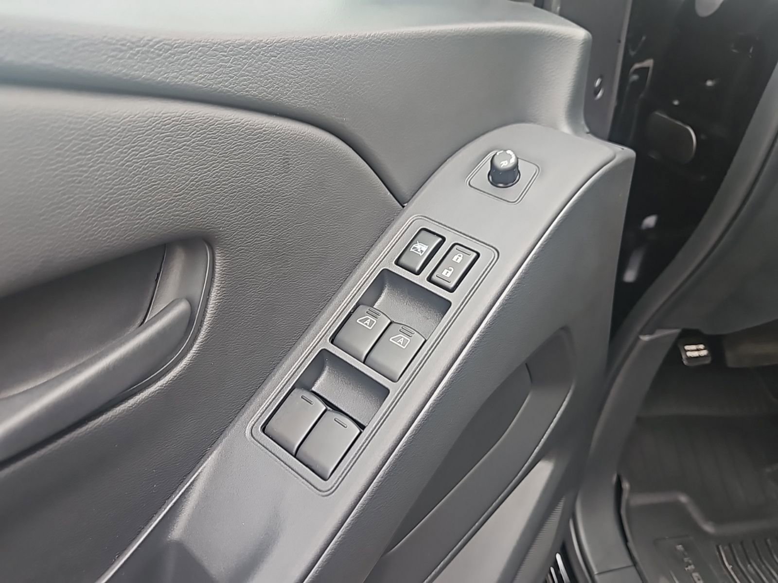 New 2026 Nissan Frontier SV w/ All-Weather Content Package image 10