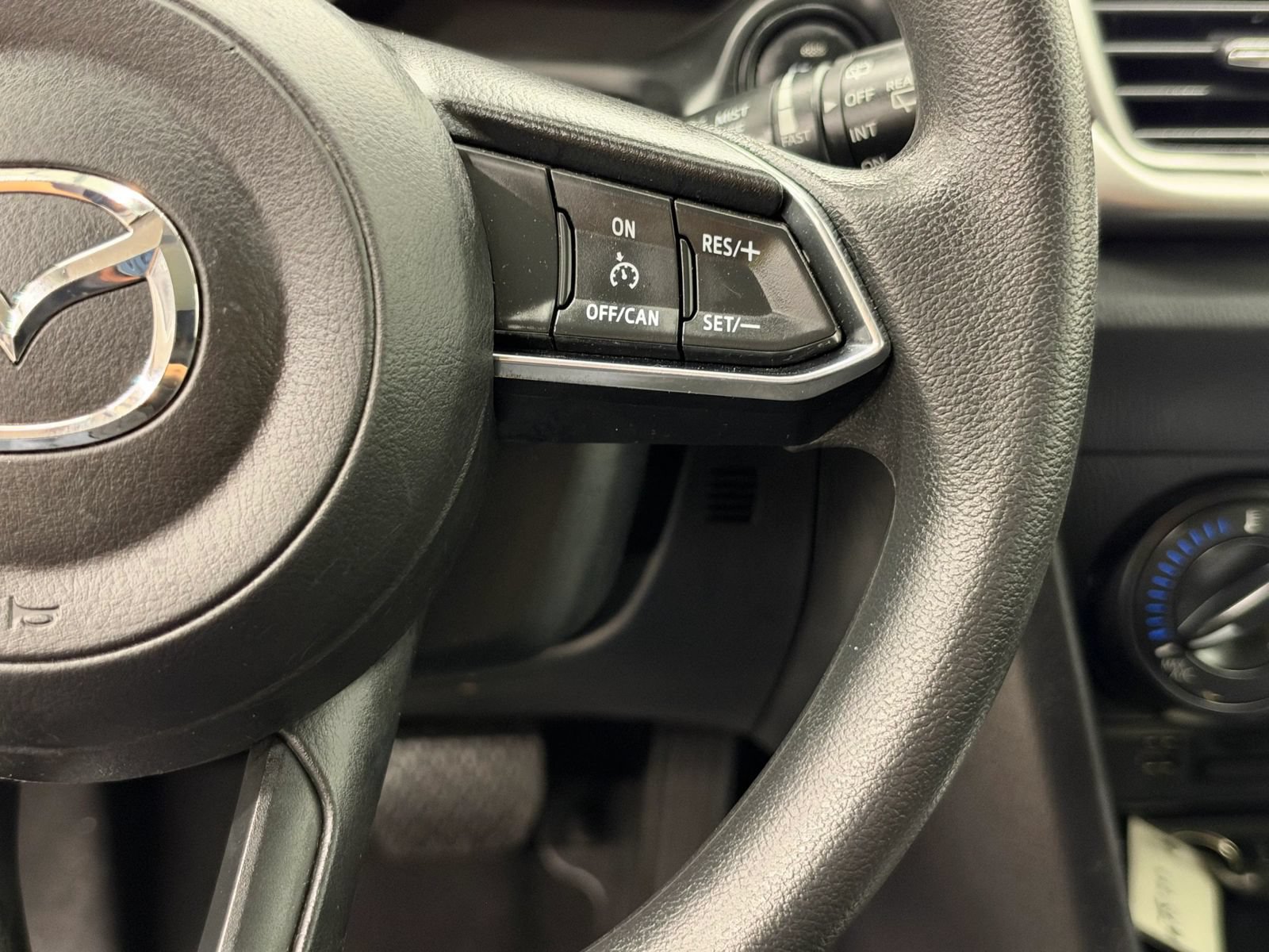 Used 2017 MAZDA MAZDA3 Sport FWD image 29
