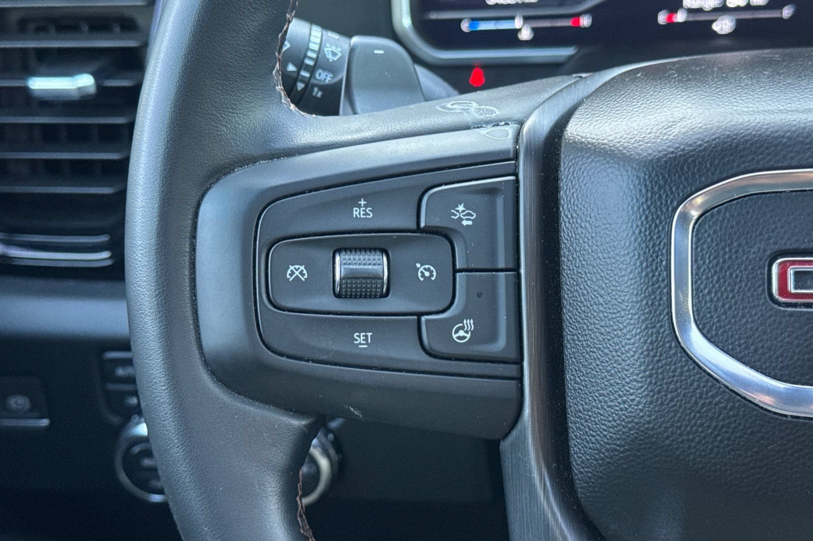 Used 2023 GMC Sierra 1500 AT4 w/ AT4 Premium Package AWD/4WD image 34