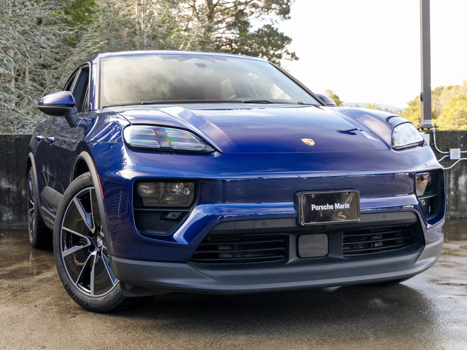 Certified 2024 Porsche Macan 4 Electric image 9