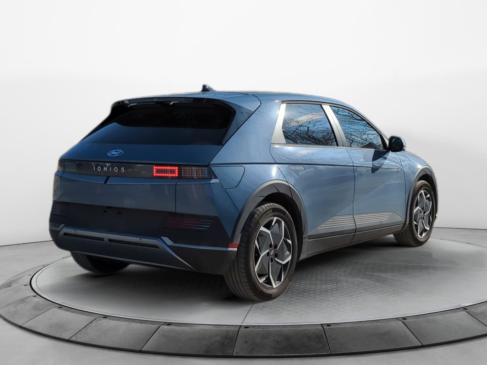 Certified 2024 Hyundai Ioniq 5 SE image 7