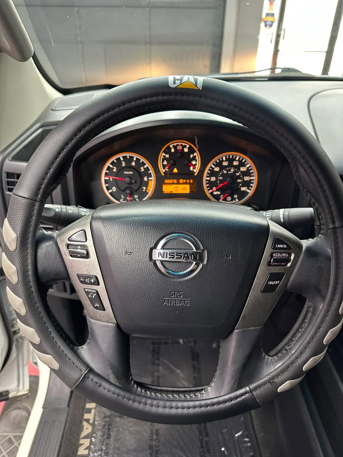 Used 2013 Nissan Titan SV w/ SV Value Truck Pkg image 11