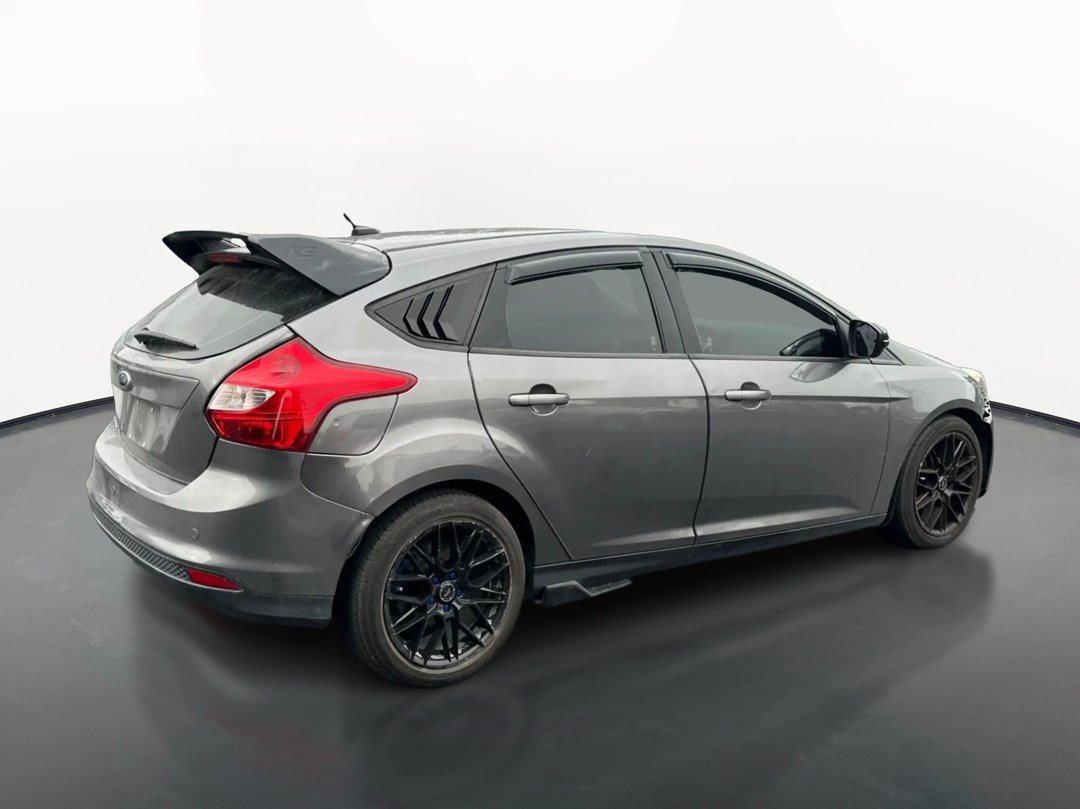 Used 2014 Ford Focus SE w/ Equipment Group 201A FWD image 3