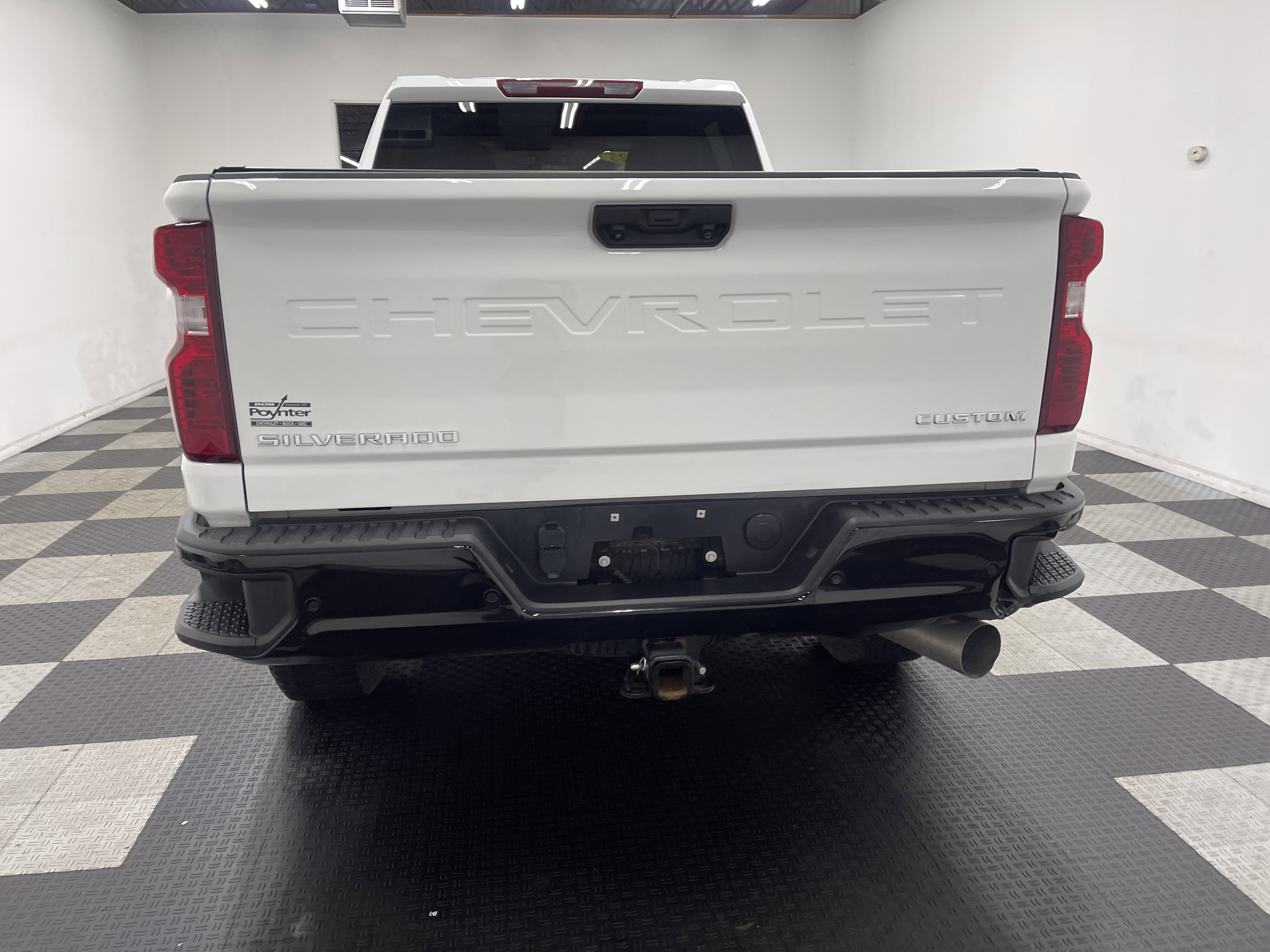 Used 2024 Chevrolet Silverado 2500 Custom w/ Custom Value Package image 3