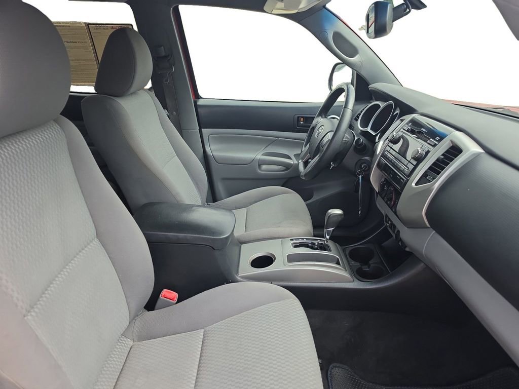 Used 2012 Toyota Tacoma PreRunner w/ SR5 Pkg RWD image 15